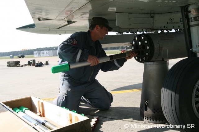 Tiêm kích huấn luyện Aero L-39 Albatros